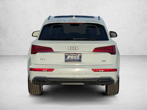 Glacier White Metallic 2023 Audi Q5 45 S line Premium Plus