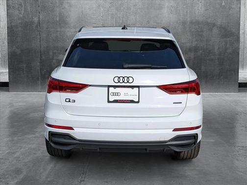 2025 Audi Q3 Premium 45 TFSI S line quattro Tiptronic