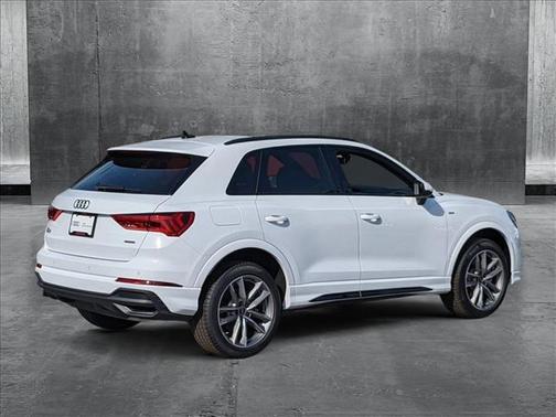 2025 Audi Q3 Premium 45 TFSI S line quattro Tiptronic
