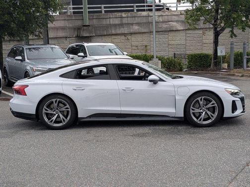 Suzuka Gray Metallic 2024 Audi e-tron GT Premium Plus quattro