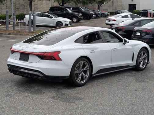 Suzuka Gray Metallic 2024 Audi e-tron GT Premium Plus quattro