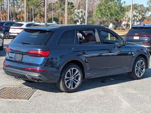 2025 Audi Q7 45 Premium Plus