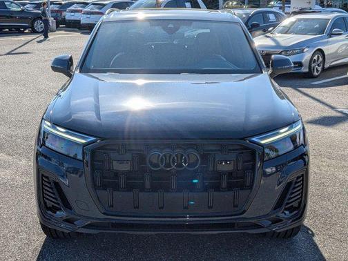 2025 Audi Q7 45 Premium Plus