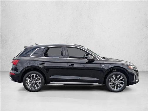 Mythos Black Metallic 2023 Audi Q5 45 S line Premium Plus
