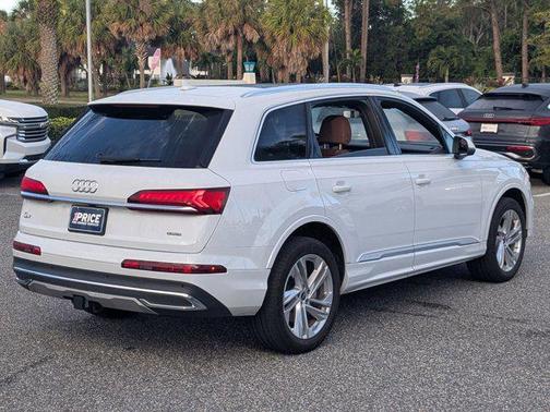 2023 Audi Q7 45 Premium
