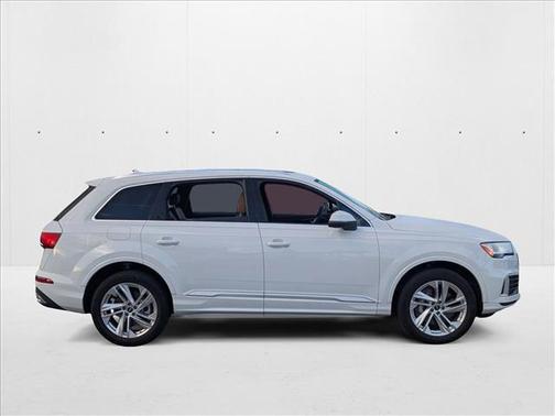2023 Audi Q7 45 Premium