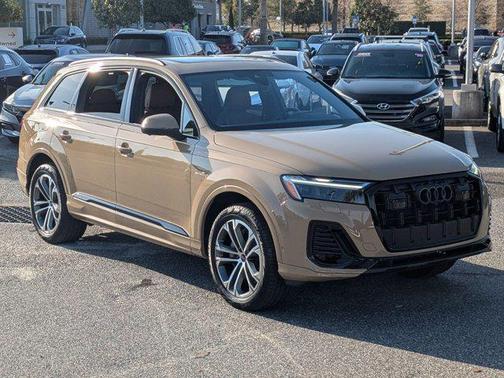 2025 Audi Q7 45 Premium Plus