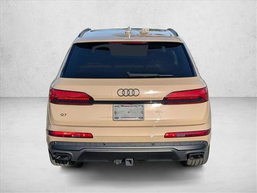 2025 Audi Q7 45 Premium Plus