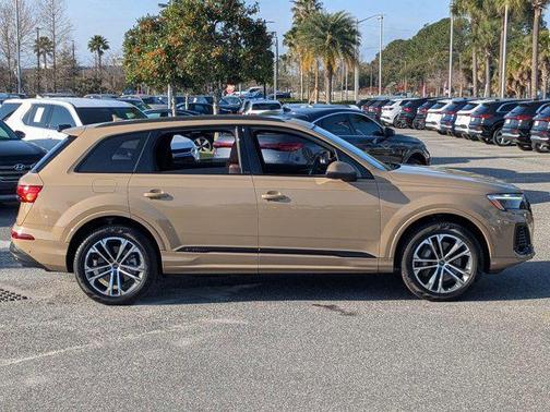 2025 Audi Q7 45 Premium Plus