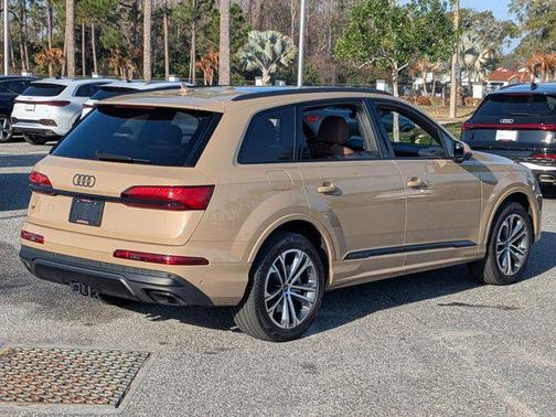 2025 Audi Q7 45 Premium Plus