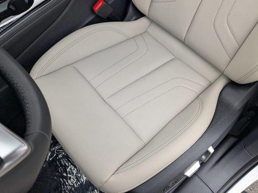 Arkona White 2026 Audi Q3 S line