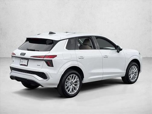 Arkona White 2026 Audi Q3 S line