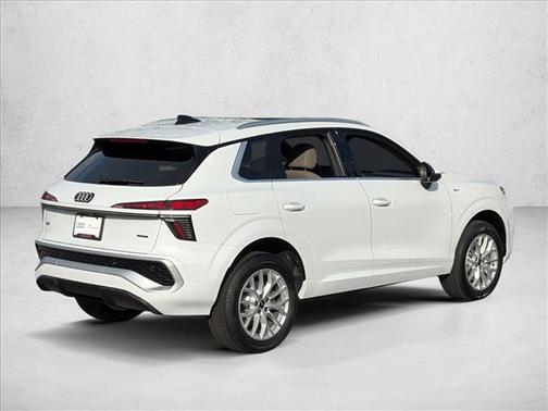 Glacier White Metallic 2026 Audi Q3 TFSI quattro S tronic