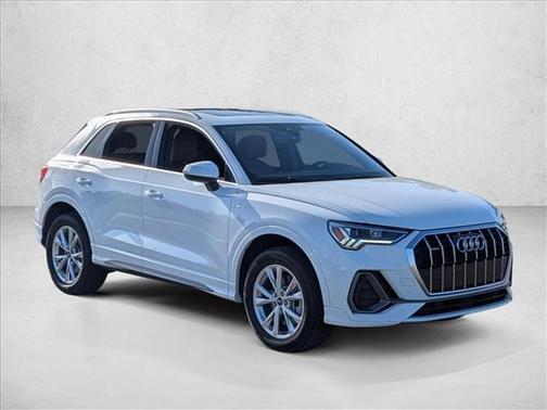 2025 Audi Q3 Premium 45 TFSI S line quattro Tiptronic