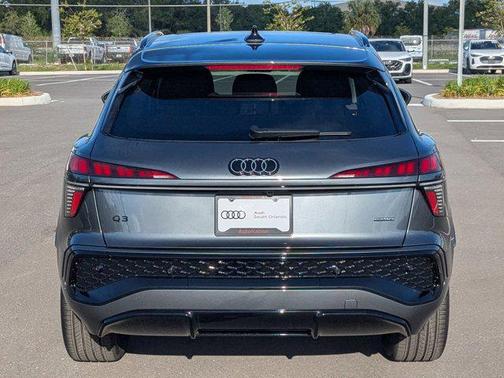 Daytona Gray Pearl Effect 2026 Audi Q3 TFSI quattro S tronic