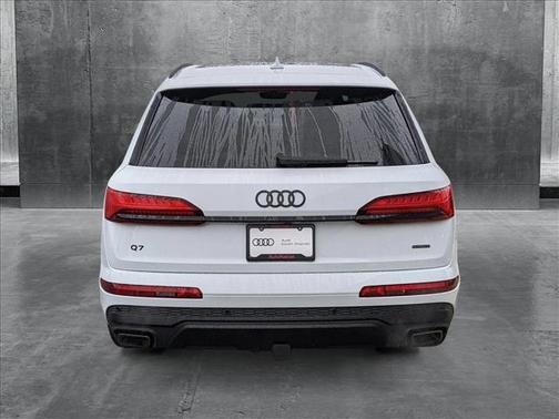 2025 Audi Q7 55 Prestige