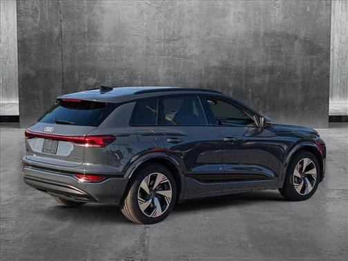 2025 Audi Q6 e-tron Prestige quattro