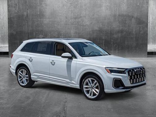 2025 Audi Q7 55 Premium Plus