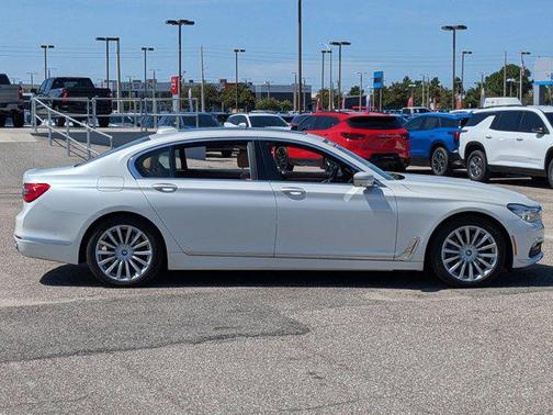 2017 BMW 740e xDrive iPerformance