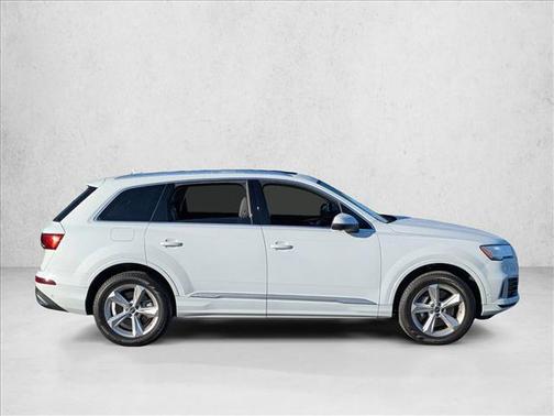2023 Audi Q7 45 Premium