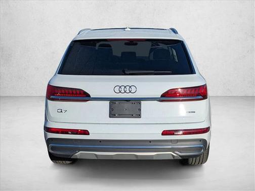2023 Audi Q7 45 Premium