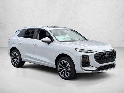 Glacier White Metallic 2026 Audi Q3 S line