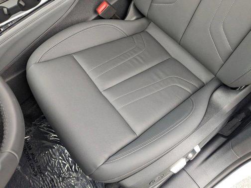Glacier White Metallic 2026 Audi Q3 S line