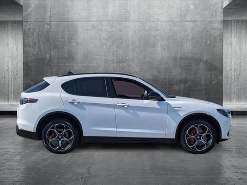 2024 Alfa Romeo Stelvio Veloce AWD