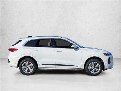 Arkona White 2025 Audi Q5 Premium TFSI quattro S tronic