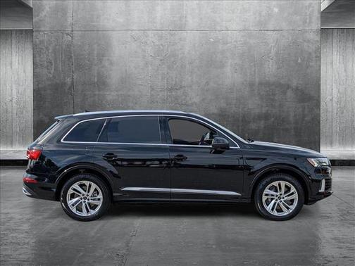 2023 Audi Q7 55 Premium Plus