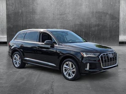 2023 Audi Q7 55 Premium Plus