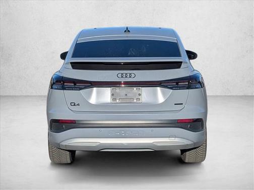 2022 Audi e-tron Premium Plus