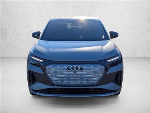 2022 Audi e-tron Premium Plus