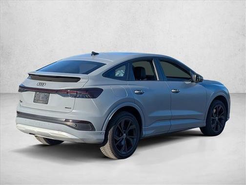 2022 Audi e-tron Premium Plus