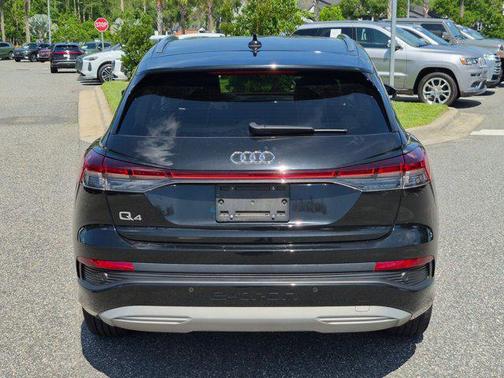 Mythos Black Metallic 2023 Audi Q4 e-tron Premium Plus 40 RWD