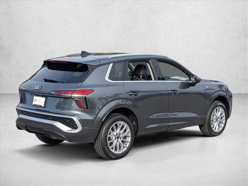 Daytona Gray Pearl Effect 2026 Audi Q3 S line