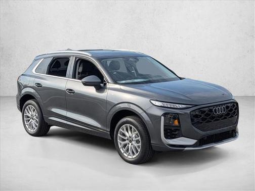 Daytona Gray Pearl Effect 2026 Audi Q3 S line
