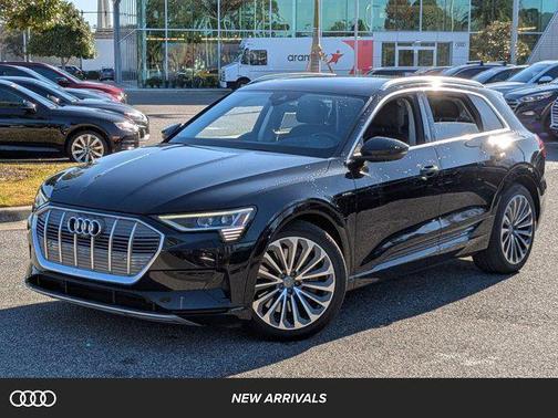 2019 Audi e-tron Premium Plus