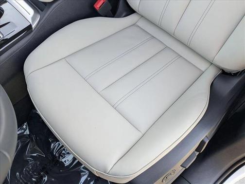 Glacier White Metallic 2026 Audi Q5 Premium TFSI quattro S tronic