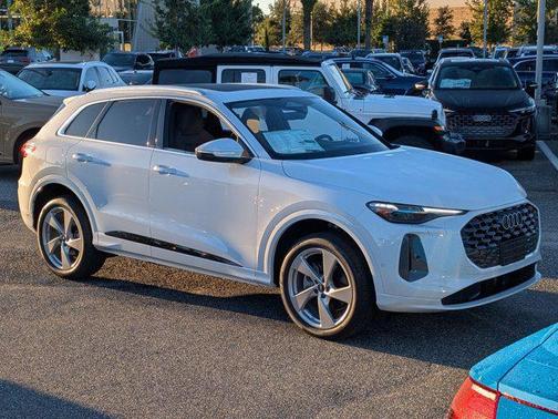 2025 Audi Q5 Premium Plus