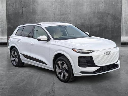 2025 Audi Q6 e-tron Premium Plus quattro