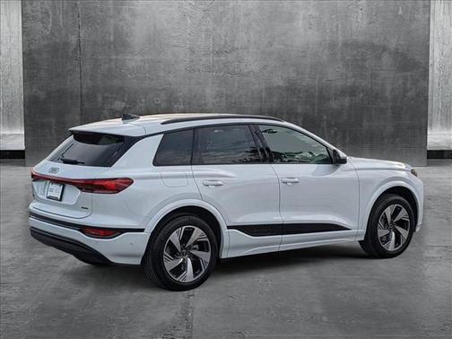 2025 Audi Q6 e-tron Premium Plus quattro