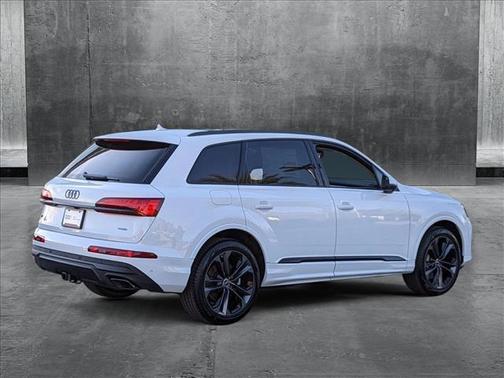 2025 Audi Q7 55 Premium Plus