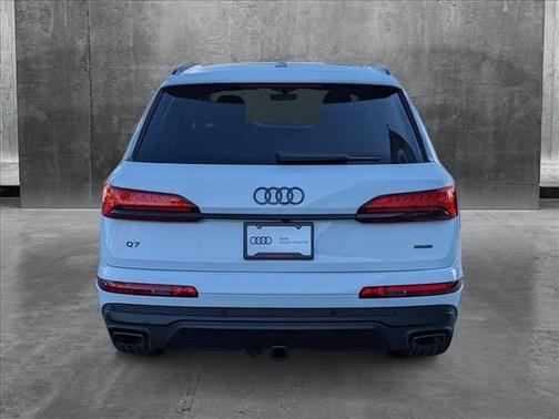2025 Audi Q7 55 Premium Plus