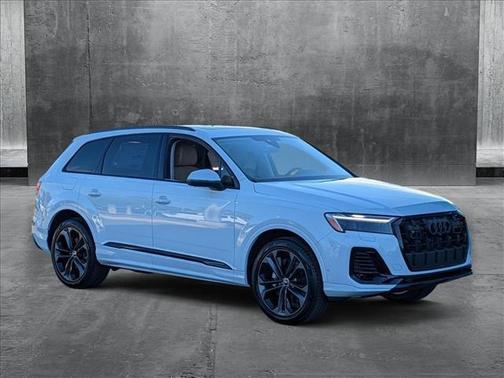 2025 Audi Q7 55 Premium Plus