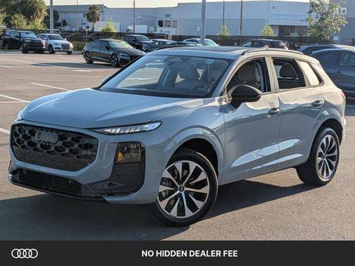 Arrow Gray Pearl Effect 2026 Audi Q3 TFSI quattro S tronic