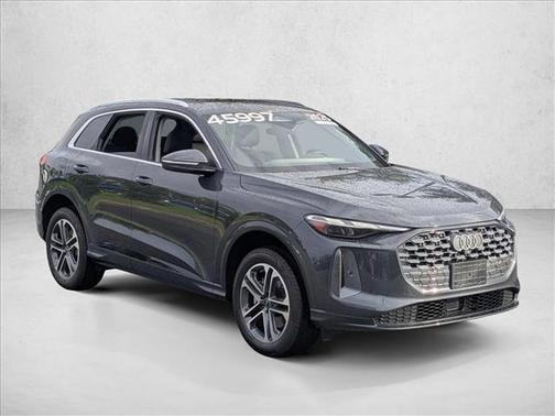 Tambora Gray Metallic 2025 Audi Q5 Premium TFSI quattro S tronic