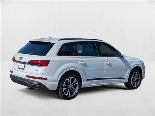 2025 Audi Q7 45 Premium