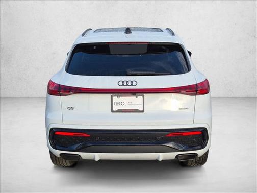 Glacier White Metallic 2026 Audi Q5 Premium Plus TFSI quattro S tronic