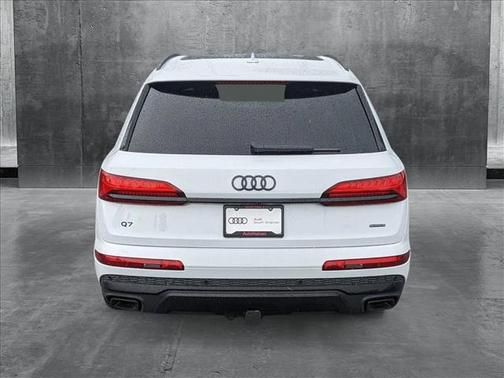 2025 Audi Q7 55 Premium Plus